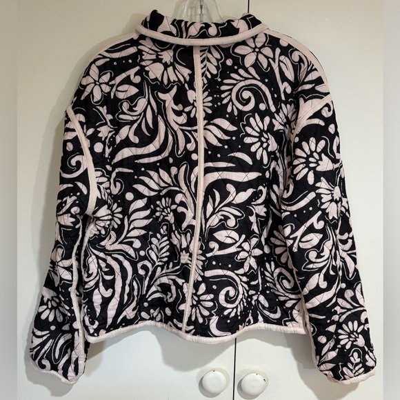 Storia Black Jacket with Cream Floral Quilting - Picture 2 of 4